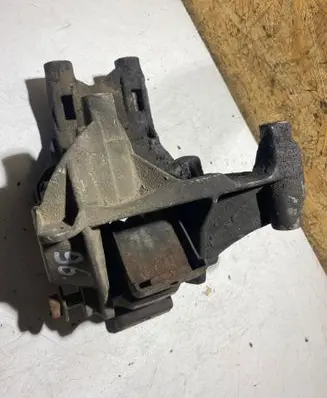 Volkswagen Transporter - Caravelle T5 Engine mount bracket