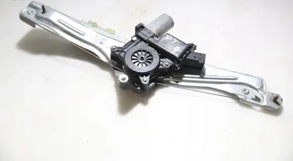 Rear window lifting mechanism without motor