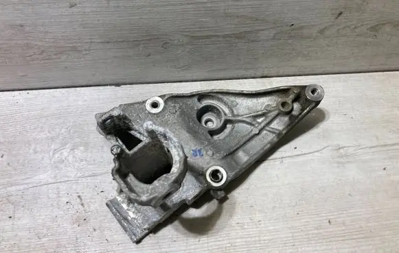 Citroen C3 Aircross Engine mounting bracket 9808696880