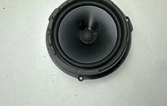 Ford Mustang VI Front door speaker FR3T18808CC