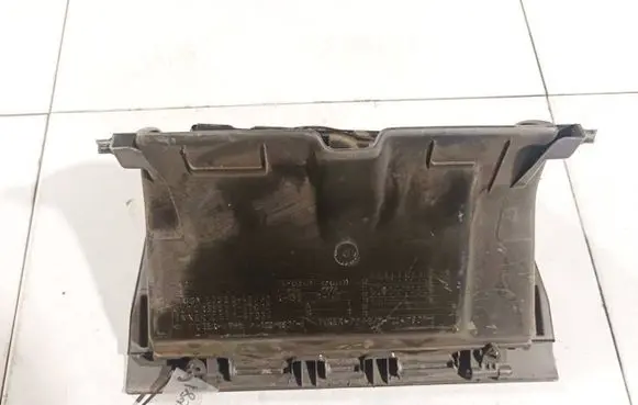 Toyota RAV 4 (XA20) Glove box 5555042030