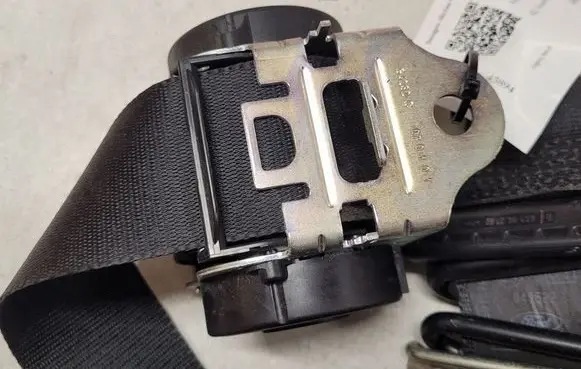 Ford Focus C-MAX Middle seatbelt (rear) 601597800D 070127