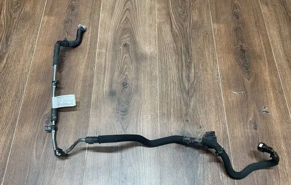 Land Rover Range Rover Velar Coolant pipe/hose M8A28C502AA
