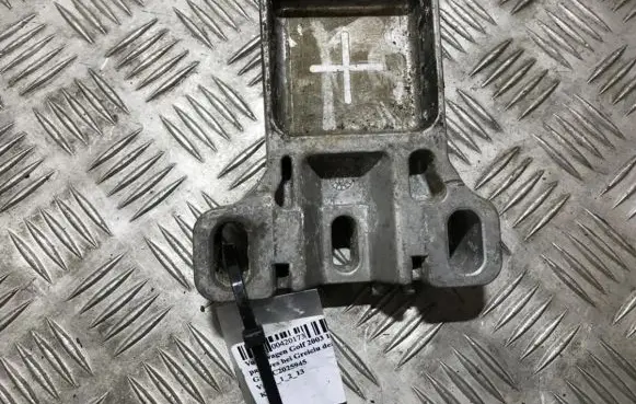 Volkswagen Golf IV Engine mount bracket WC2025945