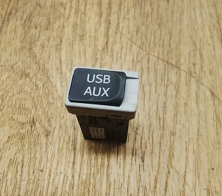 Lexus RX 450H USB socket connector 8619048050