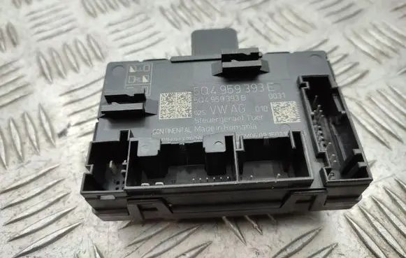 Volkswagen Golf VII Door control unit/module 5Q4959393E