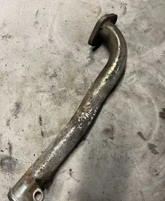 Nissan X-Trail T30 Engine coolant pipe/hose
