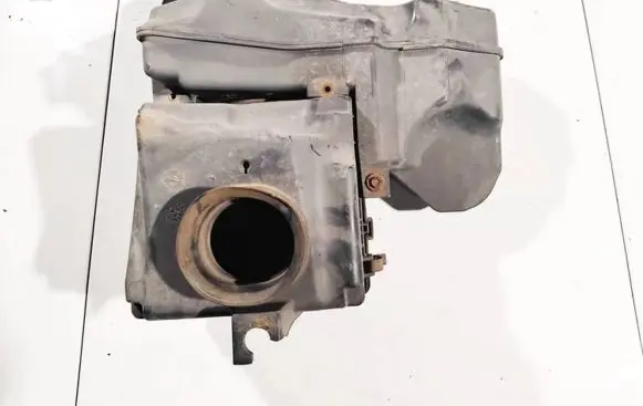 Honda CR-V Air filter box