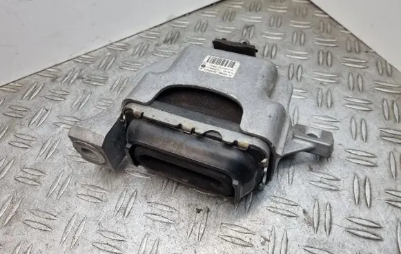 Mini Cooper Countryman R60 Engine mount bracket 6778645 68623513 G2005000