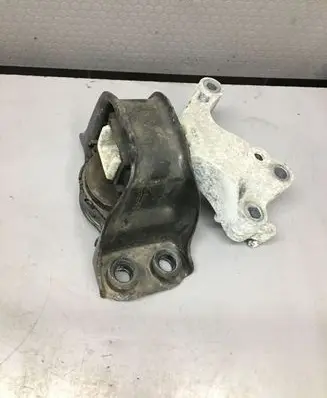 Nissan Qashqai Engine mount bracket 112846243r