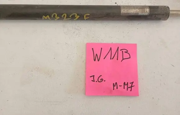 Mazda 323 F Tailgate strut 12121211