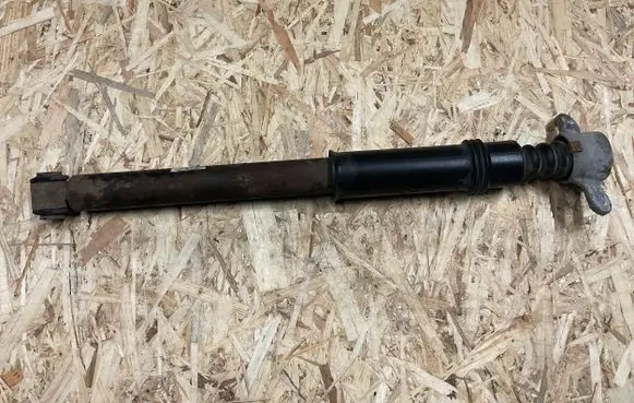 Peugeot 308 Front shock absorber mounting bracket 