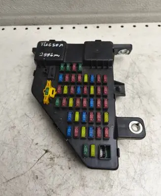 Hyundai Tucson JM Fuse module 911102E000 07025N AK6510