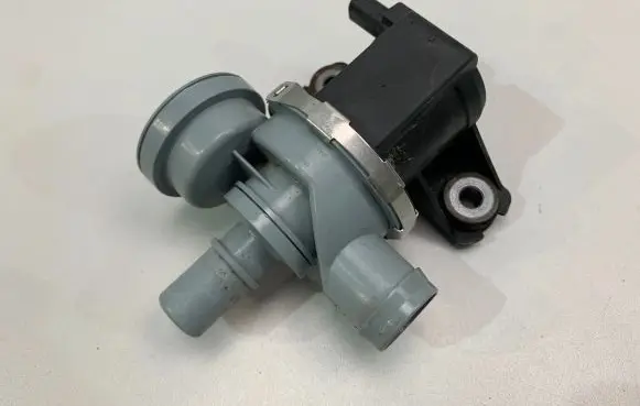 BMW 3 G20 G21 Vacuum valve 7441833