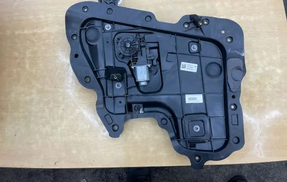 Tesla Model 3 Rear door window regulator with motor 109662290K