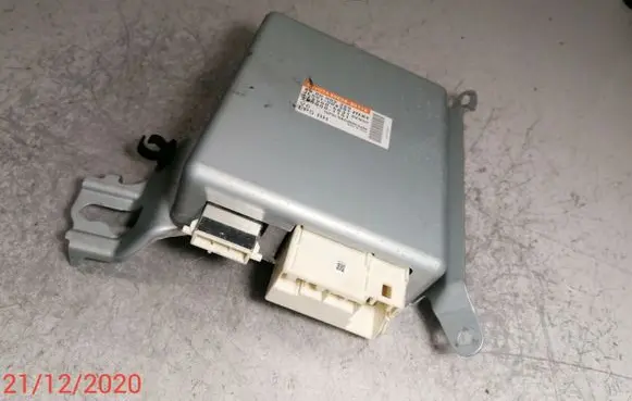 Toyota Avensis T270 Power steering control unit/module 8965005110