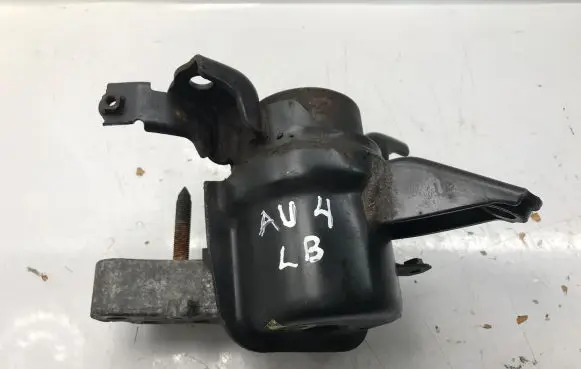 Toyota Auris 150 Engine mount bracket 123050R020