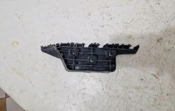 Cadillac Escalade IV Front bumper mounting bracket 23238319