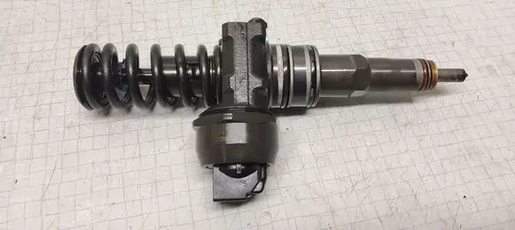 Volkswagen PASSAT B5.5 Fuel injector 038130073AJ 0414720037