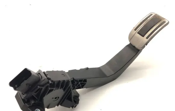 Opel Mokka B Accelerator throttle pedal 9837891880