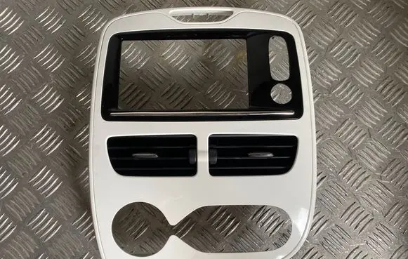 Renault Zoe Radio/GPS head unit trim 682602671R
