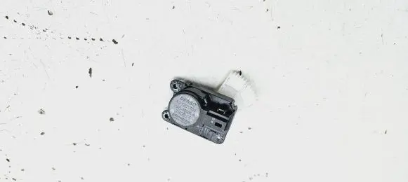 Renault Captur Air flap motor/actuator A21201700 HAD36001A