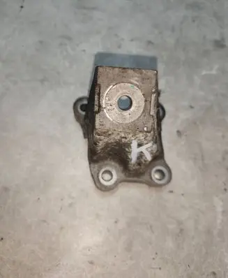 Audi A6 S6 C6 4F Engine mounting bracket 4F0199307AA