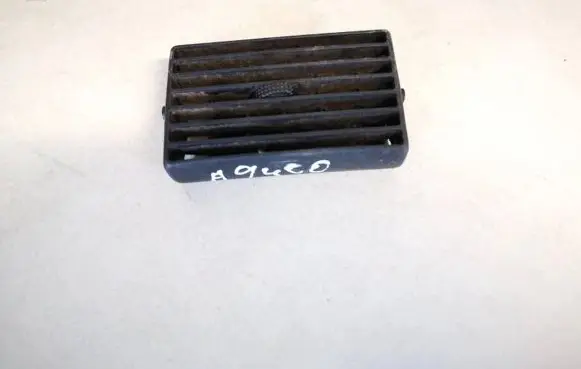 Volkswagen Golf IV Dash center air vent grill 1j0819719b