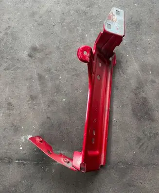 Alfa Romeo Stelvio Fender mounting bracket