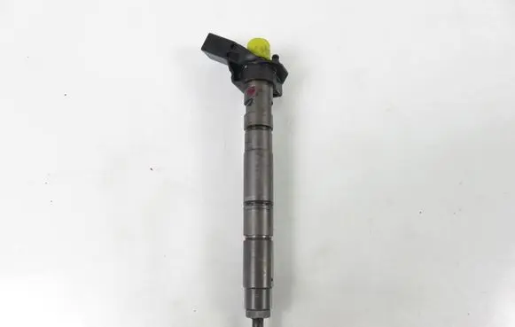 Audi A5 8T 8F Fuel injector 0445115058 057130277AG