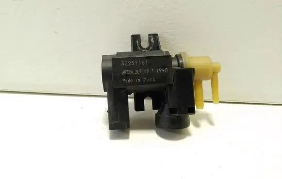 Volvo XC40 Turbo solenoid valve 32257161