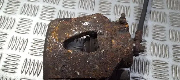 Volkswagen Golf IV Front brake caliper