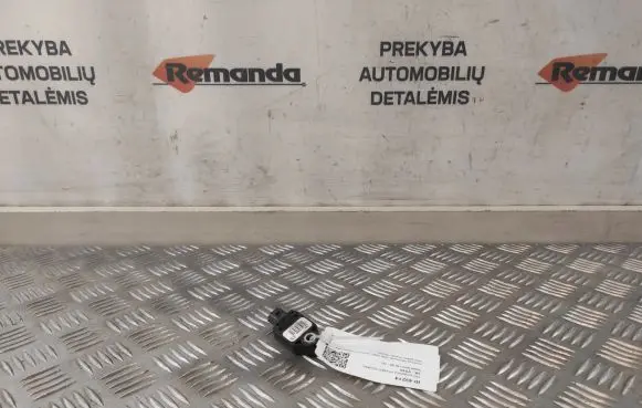 Toyota Auris 150 Airbag deployment crash/impact sensor 8917302050