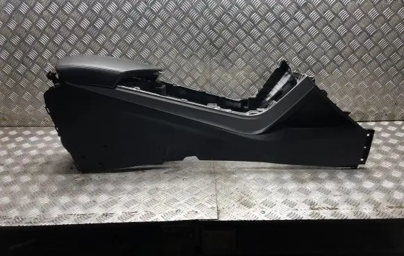 Hyundai i40 Armrest 846013Z030