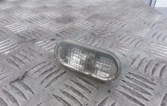 Seat Toledo II (1M) Front fender indicator light 1J5949117A