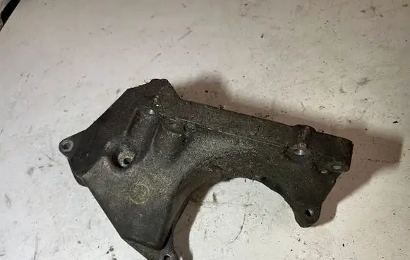 Opel Tigra A Engine mounting bracket 90448177BM 90448177