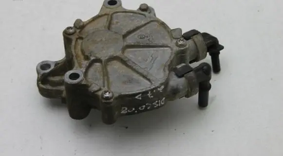 Land Rover Discovery 3 - LR3 Vacuum pump 4R802A451AF