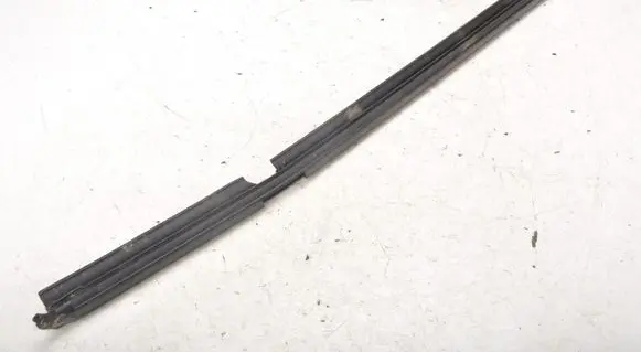 Opel Astra K Rear door windshield rail 