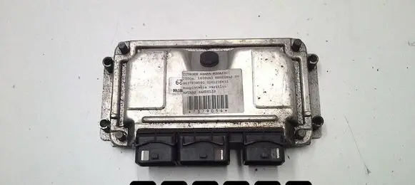 Citroen Xsara Picasso Engine control unit/module 0261206633