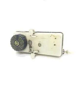 Brake fluid reservoir