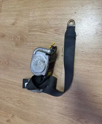 Mitsubishi Outlander Front seatbelt 0432095