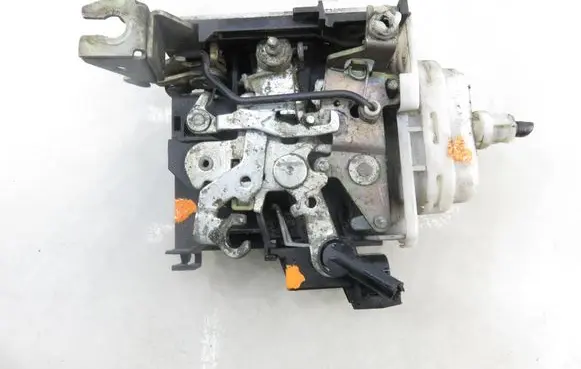 Audi A3 S3 8L Front door lock 