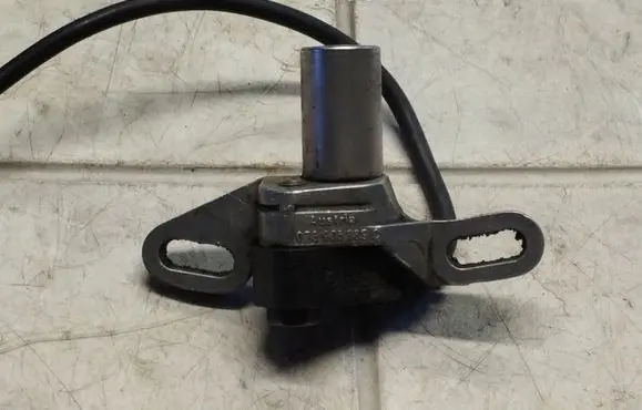 Audi A6 S6 C4 4A Crankshaft position sensor 078905389C