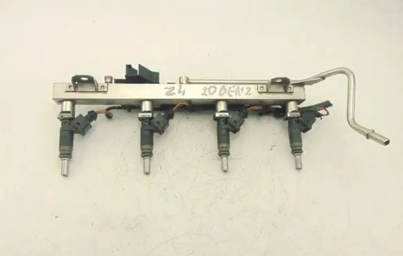 BMW M5 Fuel injector supply line/pipe 