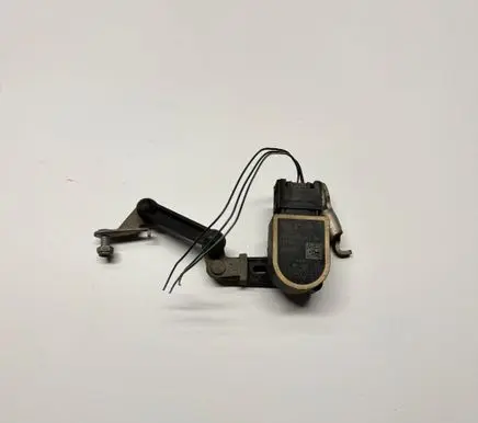 Headlight/headlamp level sensor
