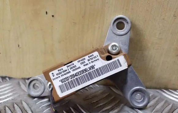 Renault Espace III Airbag deployment crash/impact sensor 6025313594E 5WK42859