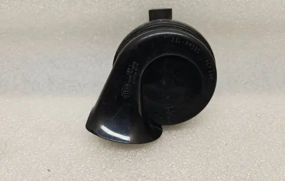 Audi A6 S6 C5 4B Horn signal 8N0951223 000209