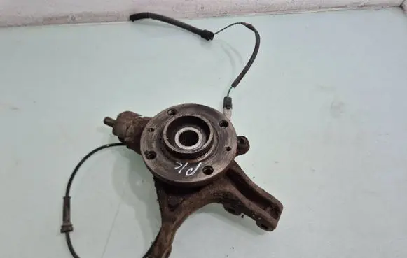 Citroen C4 I Front wheel hub 