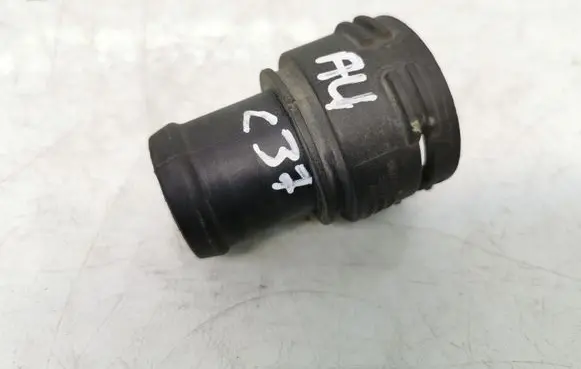 Engine coolant pipe/hose