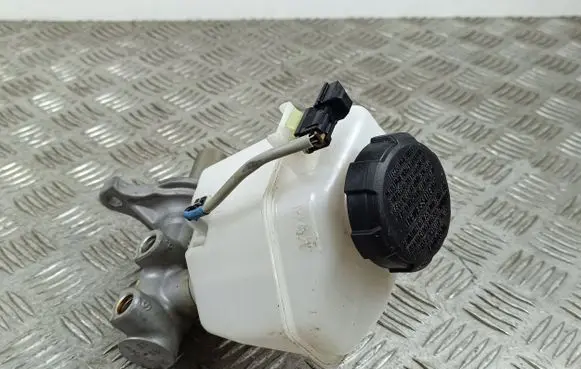 KIA Stinger Master brake cylinder